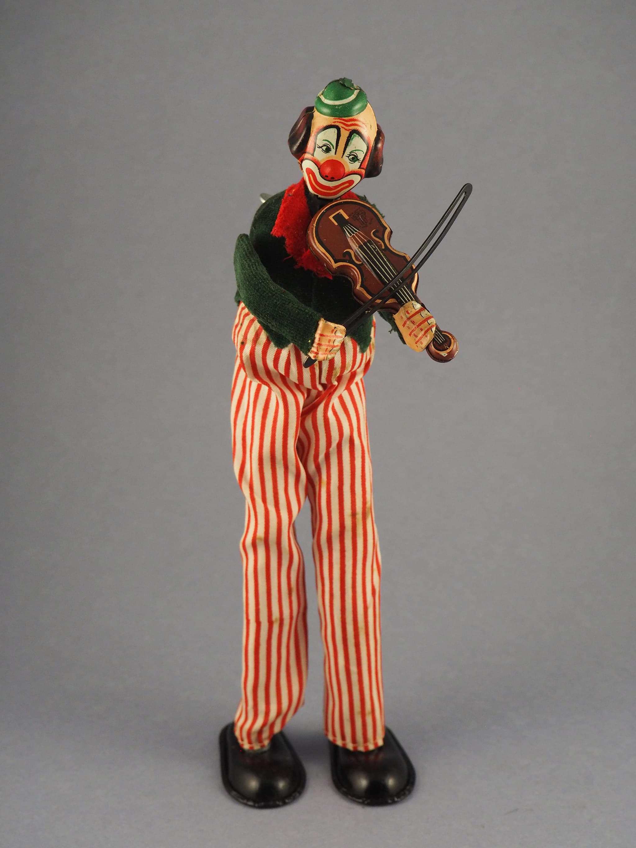 Happy, the Violinist