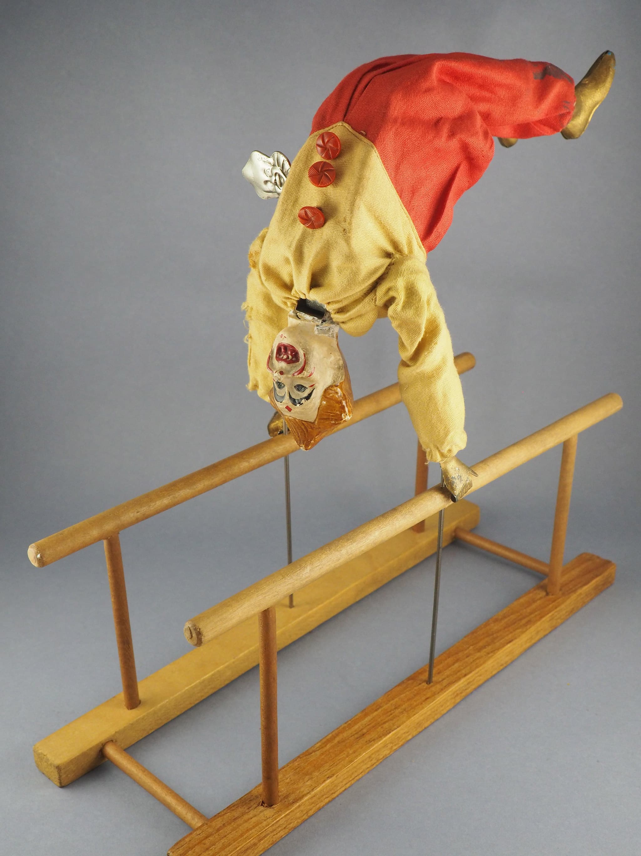 Le Clown Acrobate