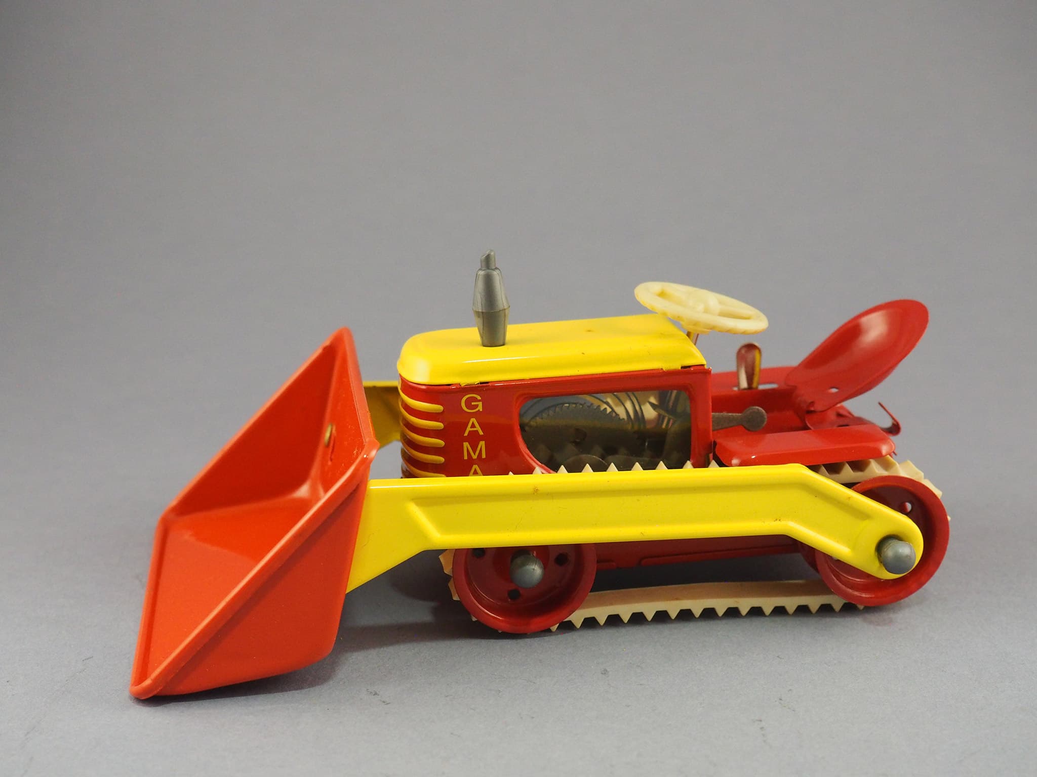 Catterpillar with Shovel