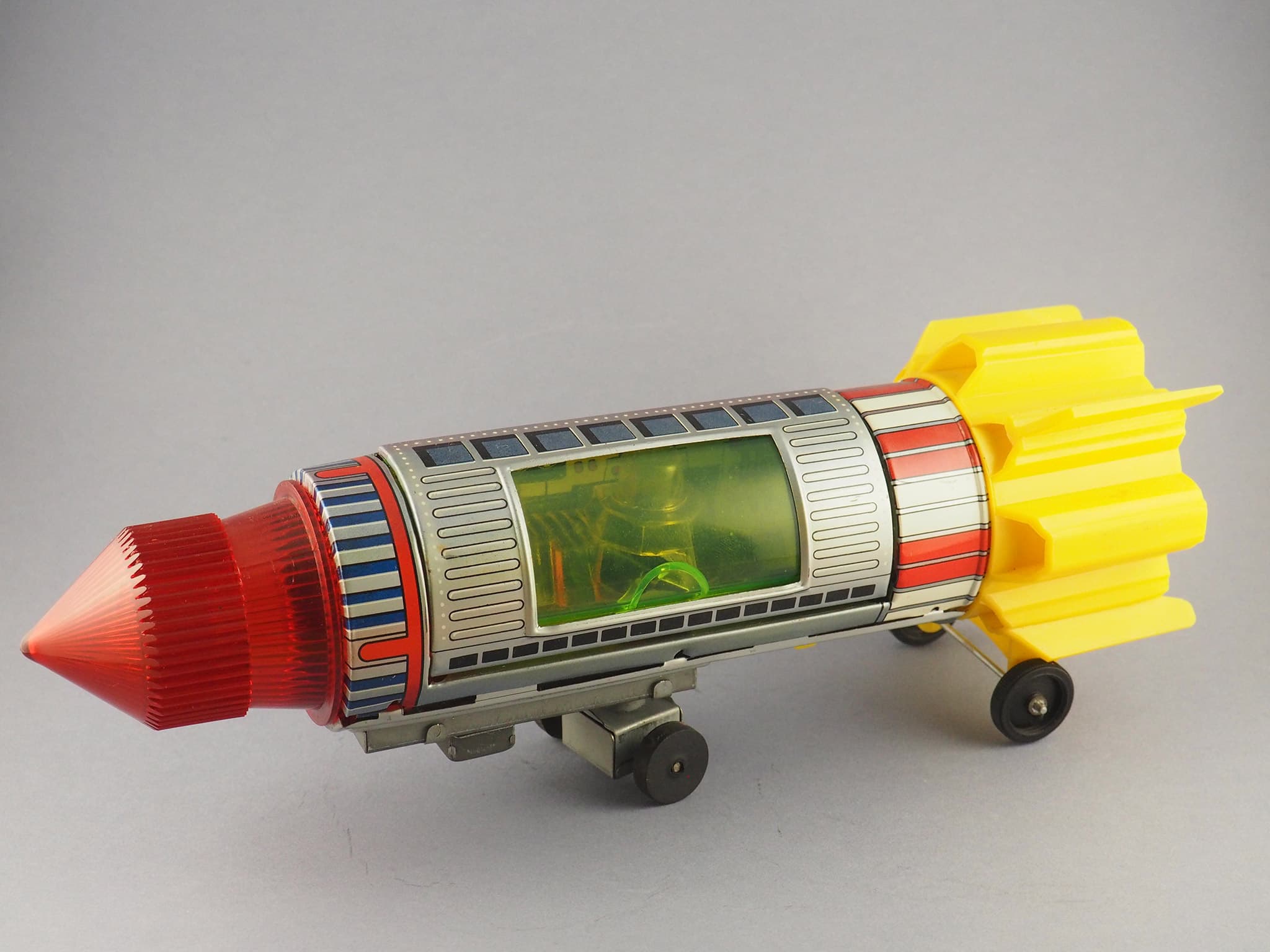 Space Rocket Saturn-X5