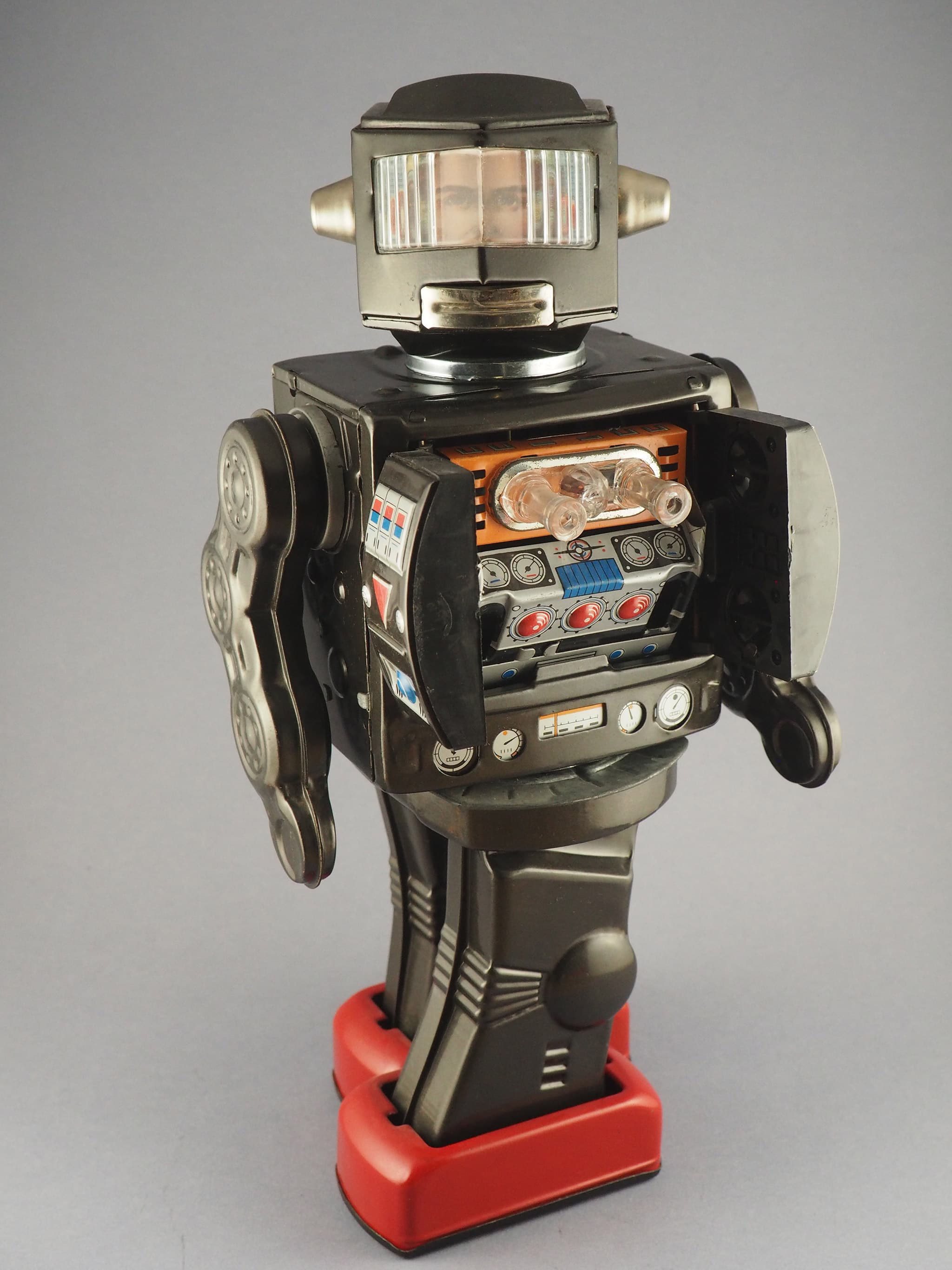 Rotate-O-Matic Super Astronaut