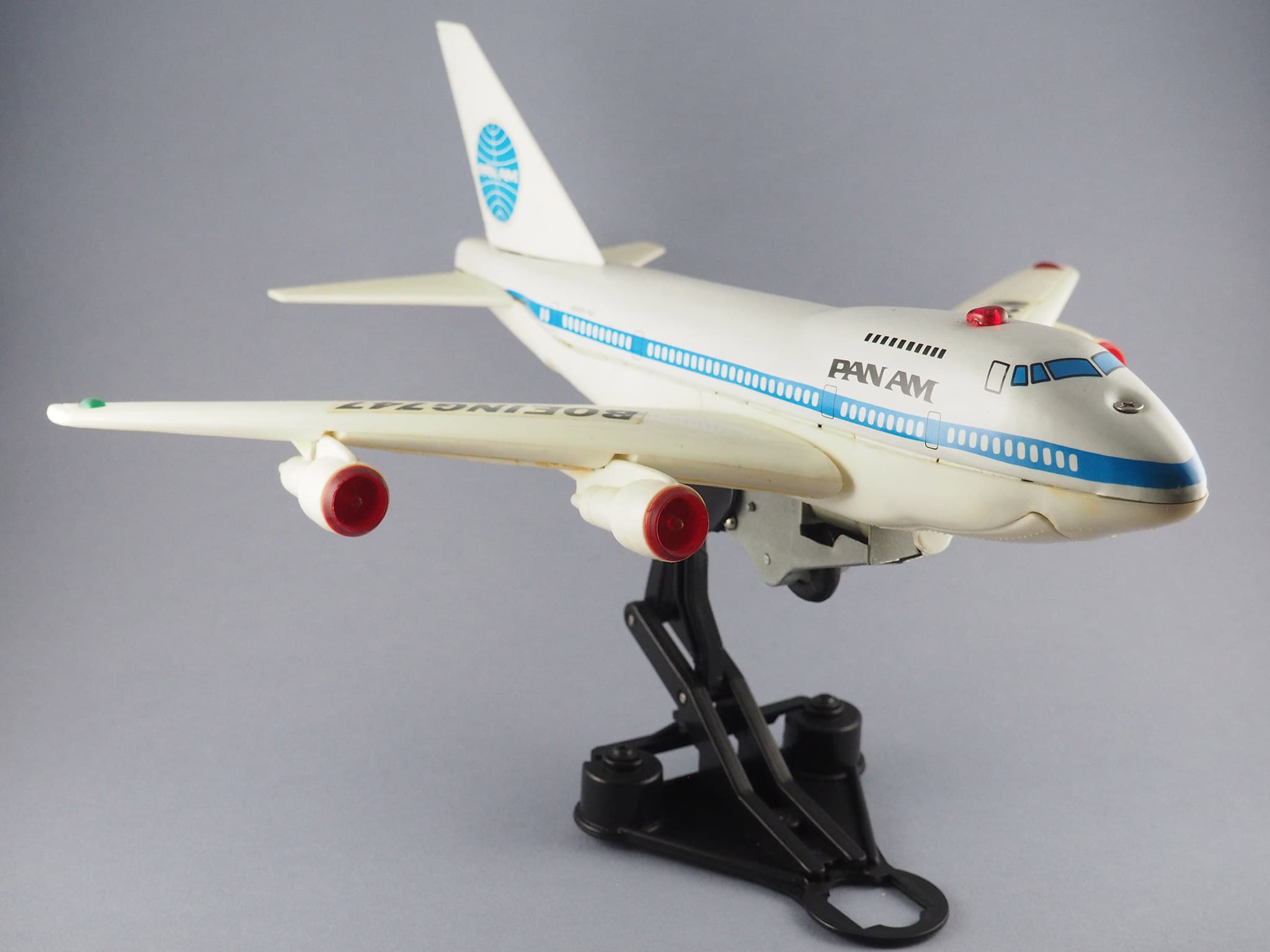 PAN AM Boeing 747 SP Flying Jet Plane
