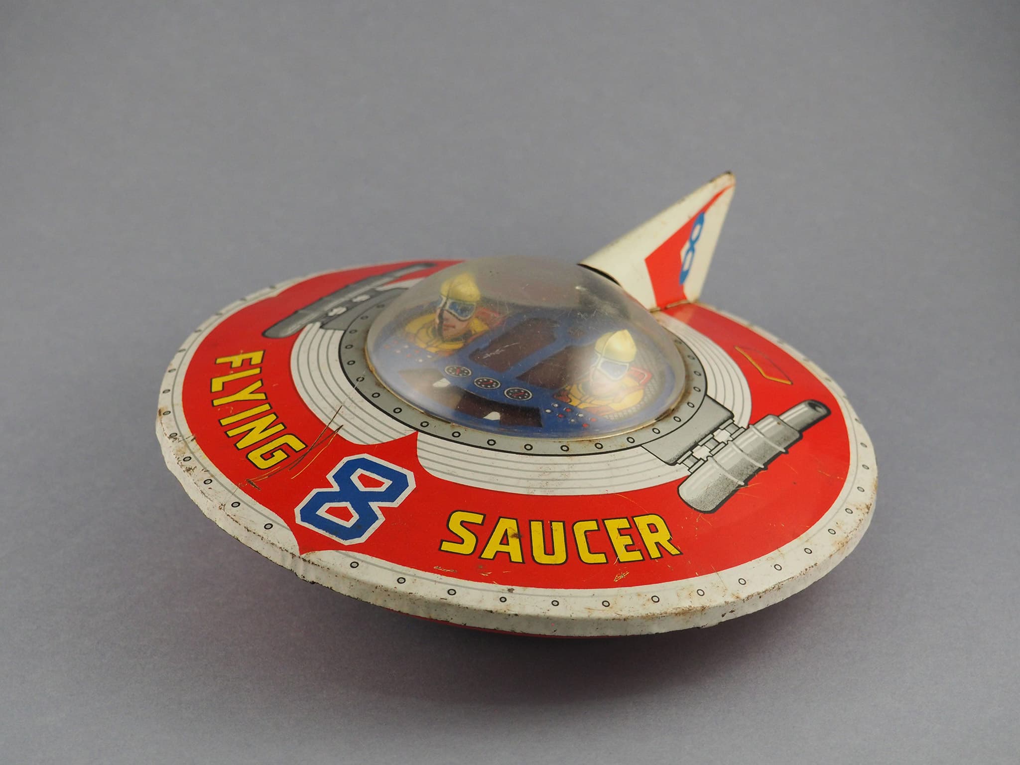 Flying Saucer 8