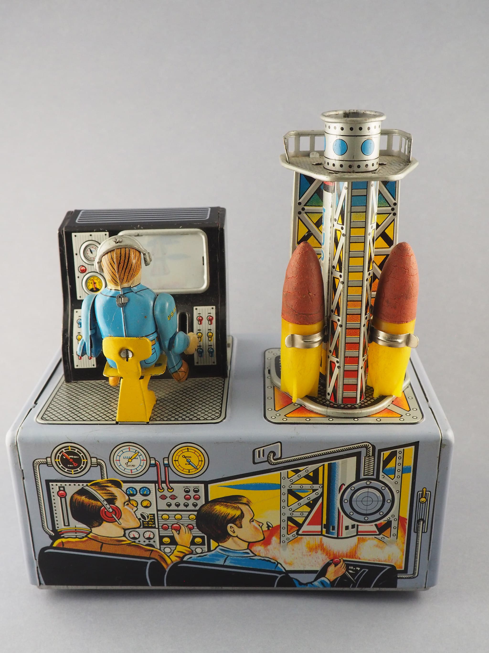 Two-Stage Rocket Launching Pad