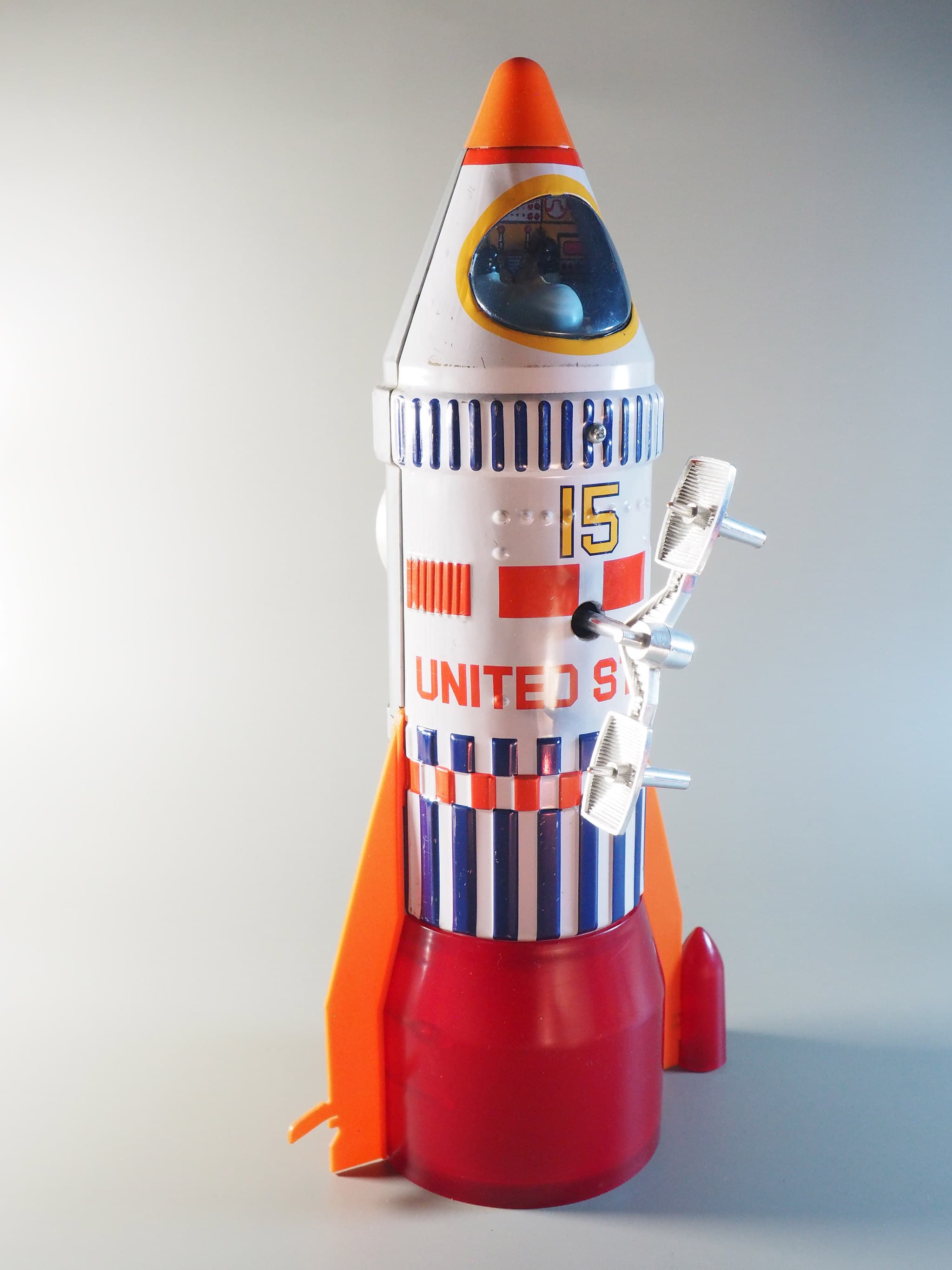 Interplanetary Spaceship ATOM-ROCKET-15