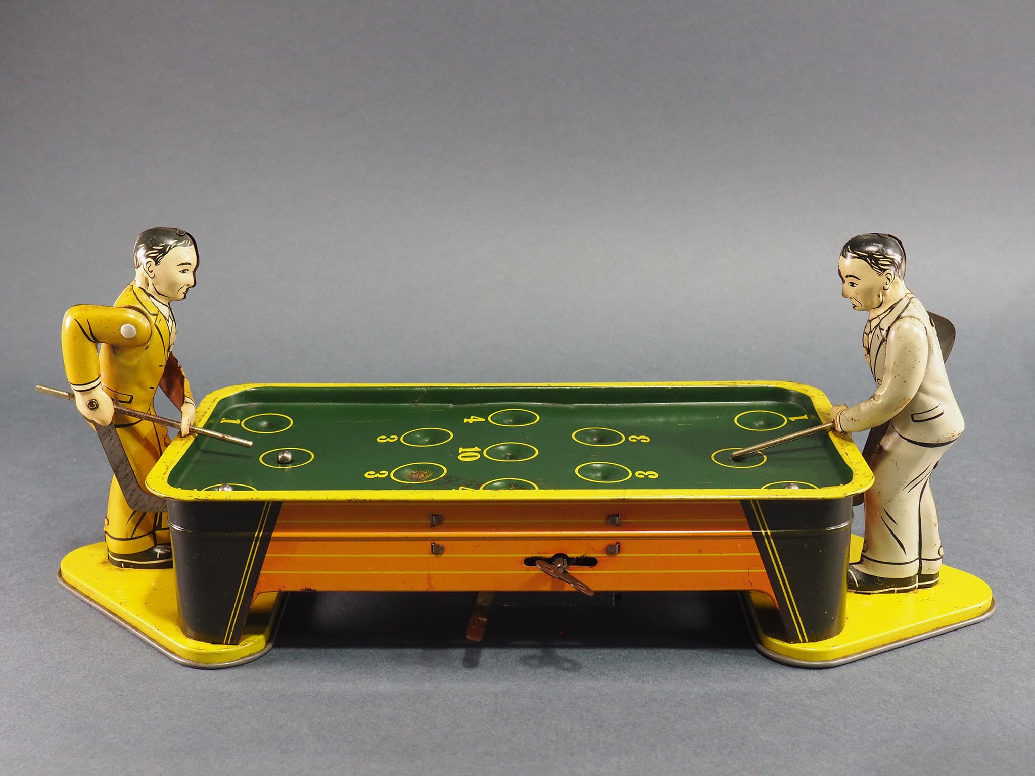 Mechanical Billiard Table