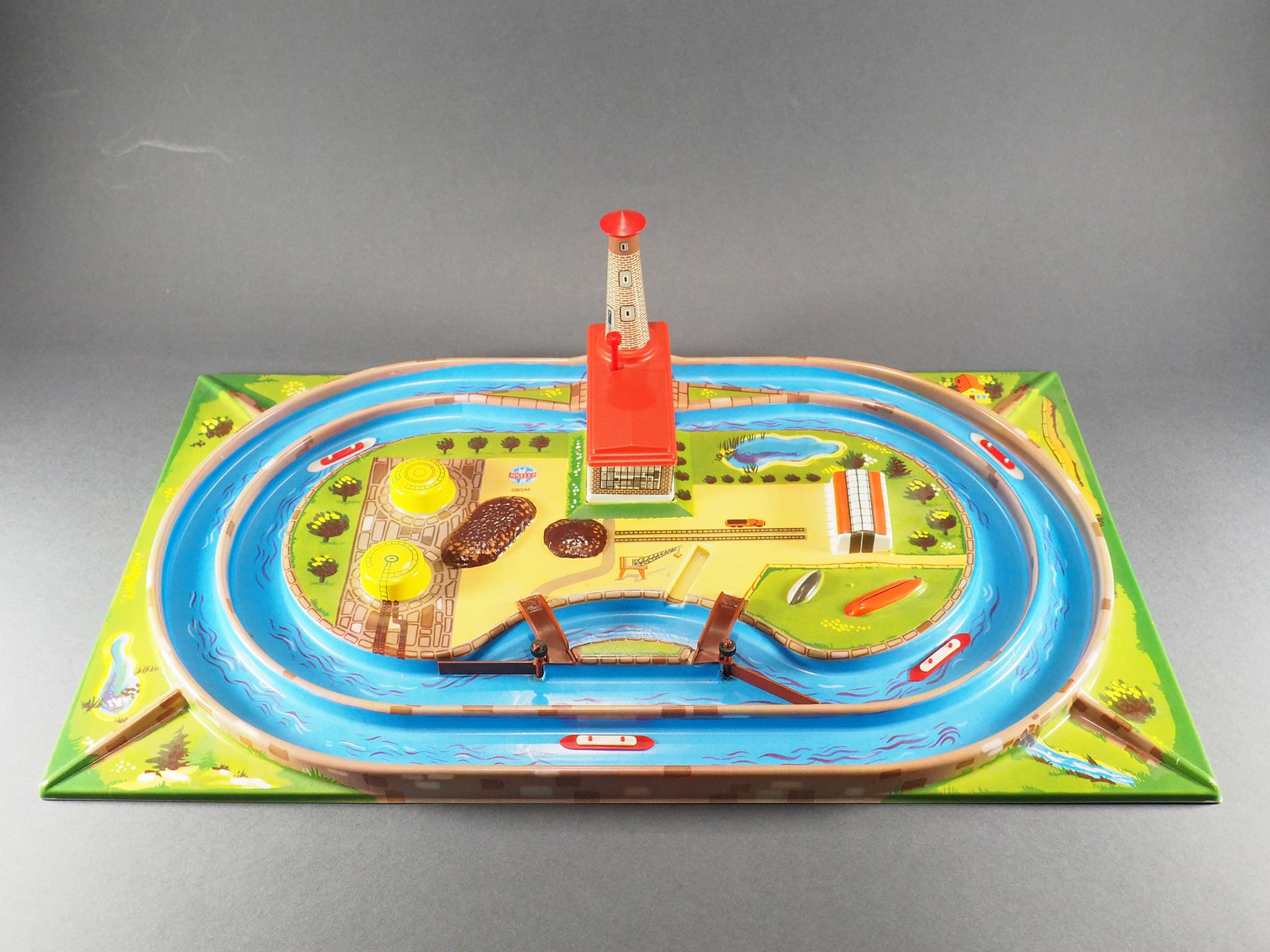 Track with canals and ships