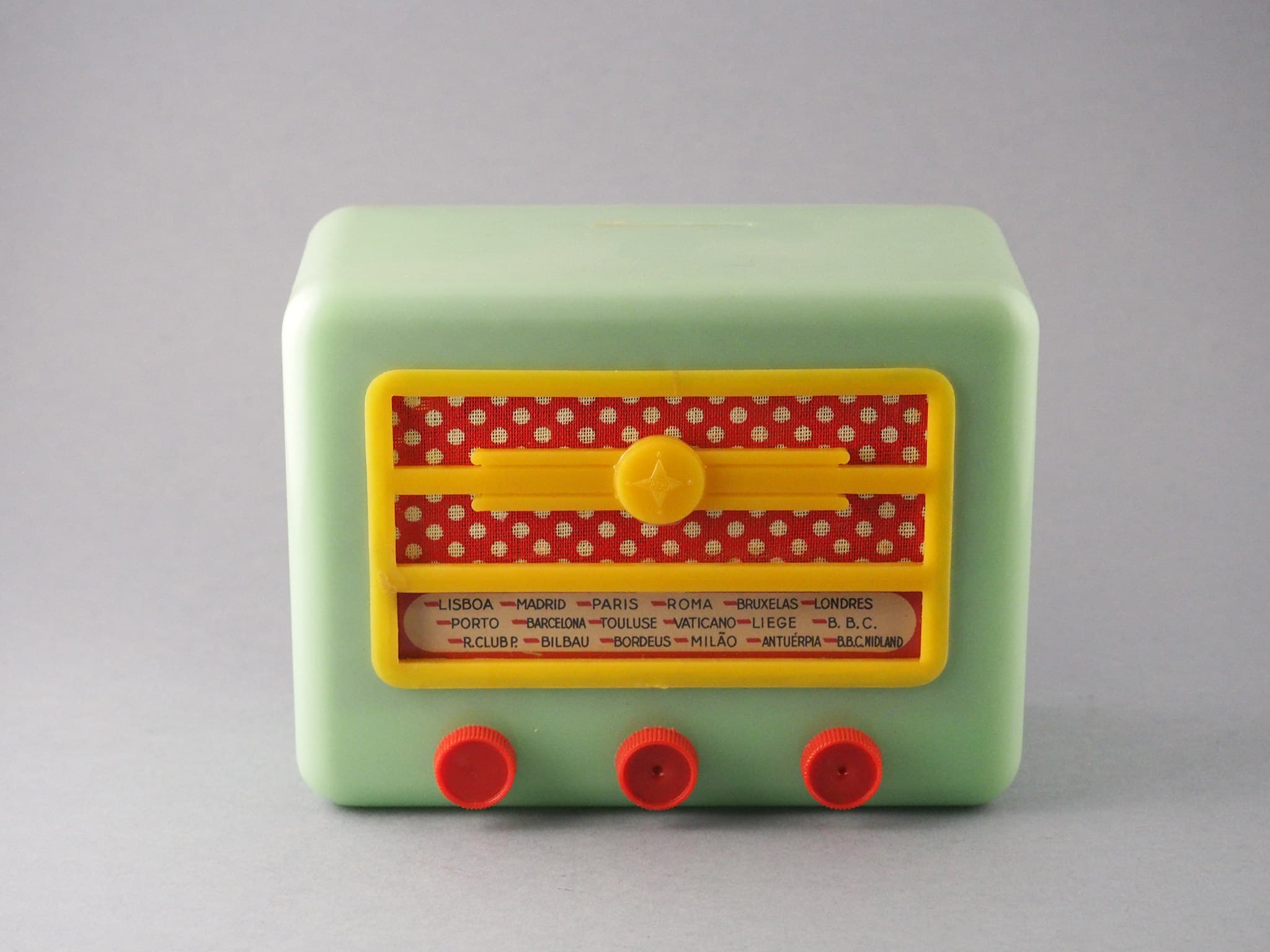Rádio com música